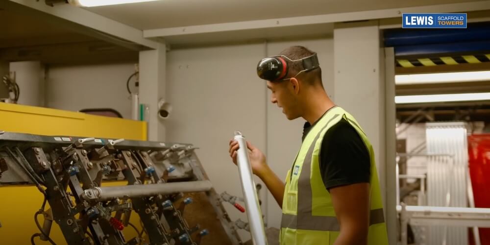 Scaffold Stabiliser – How It’s Made 6 robotic welding two pivot joints stabiliser